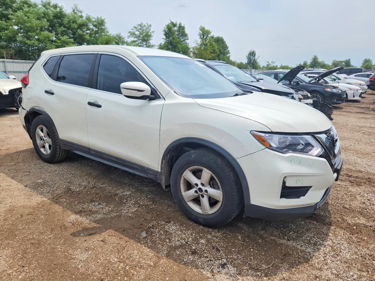 2017 Nissan Rogue S - Фото 4