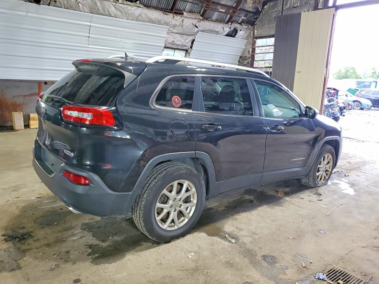 2015 Jeep Cherokee Latitude - Фото 3
