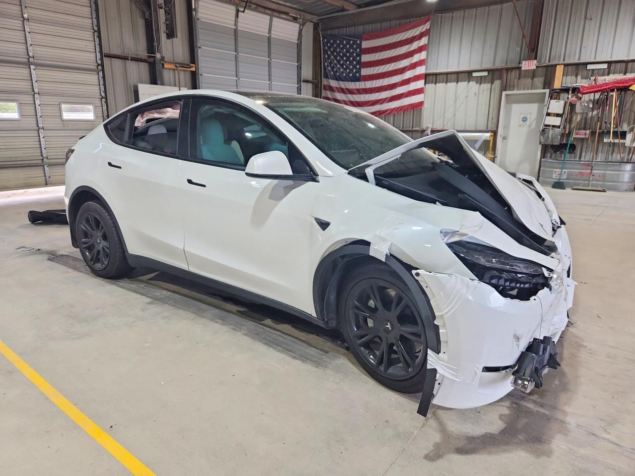 2023 Tesla Model Y - Фото 4