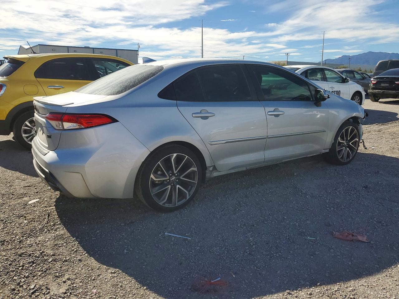 2021 Toyota Corolla Se - Фото 3