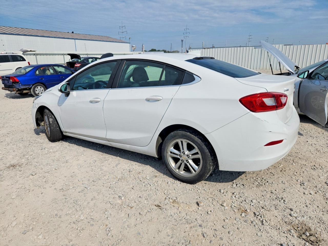 2018 Chevrolet Cruze Lt - Фото 2