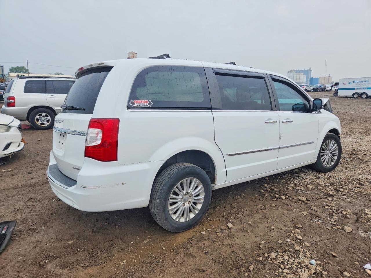 2016 Chrysler Town & Country Limited - Фото 3