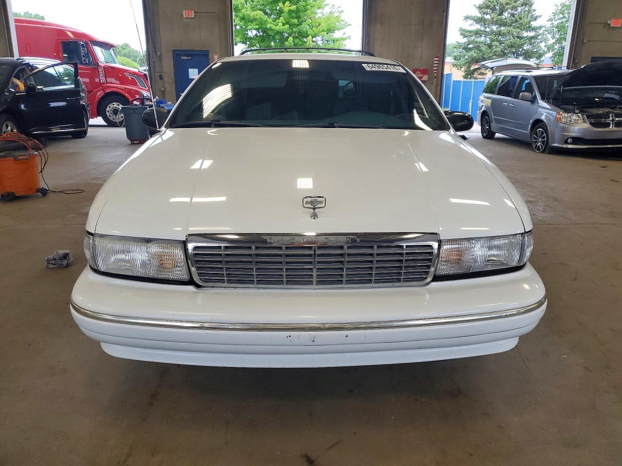 1995 Chevrolet Caprice Classic - Image 5