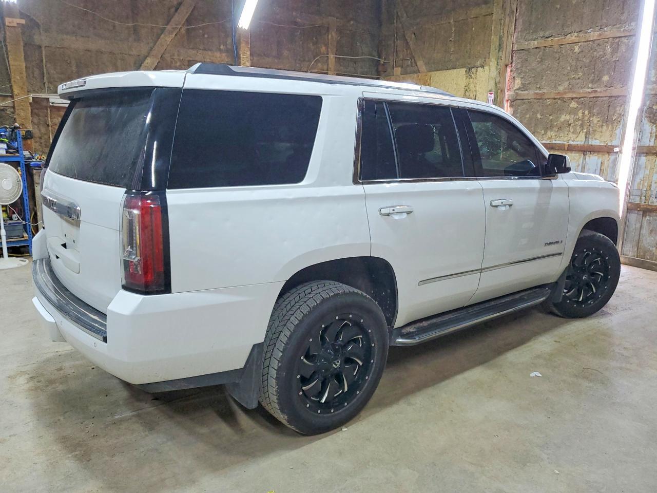 2019 GMC Yukon Denali - Image 3