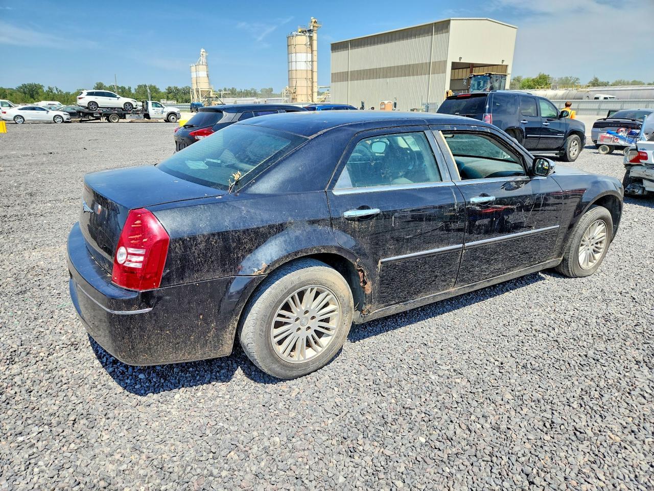 2010 Chrysler 300 Touring - Фото 3
