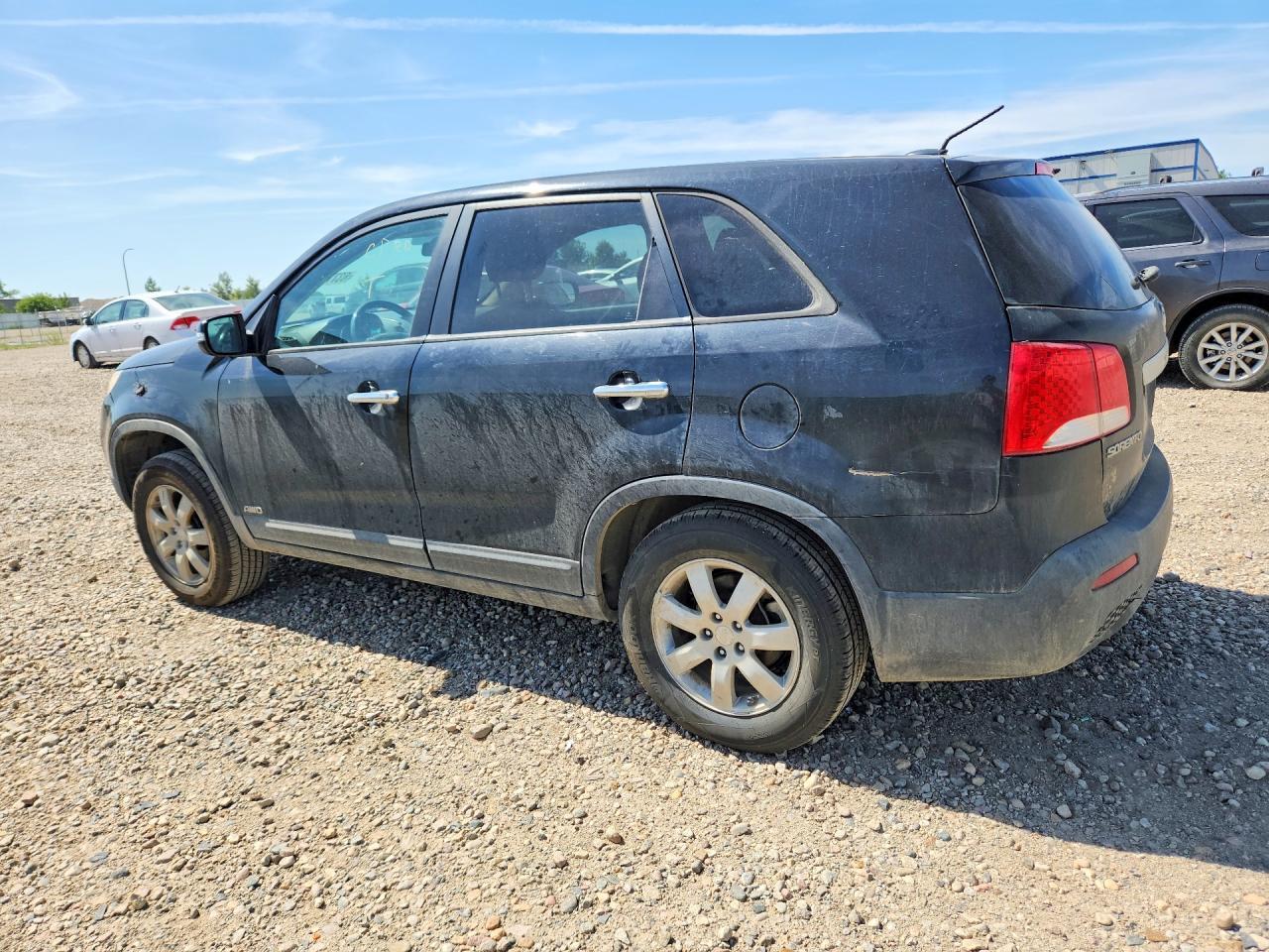 2011 Kia Sorento Lx - Image 2