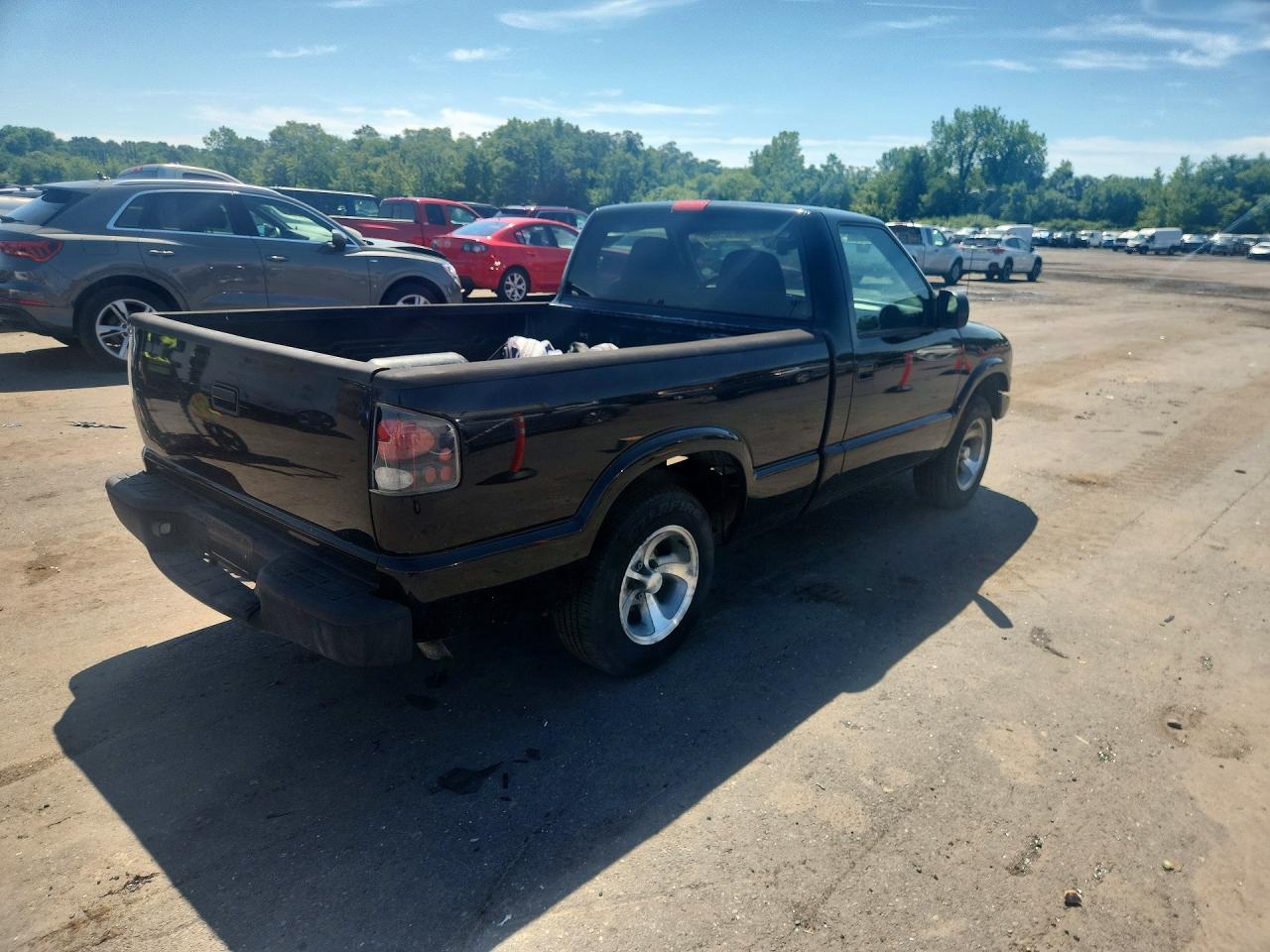 2003 Chevrolet S Truck S10 - Фото 3