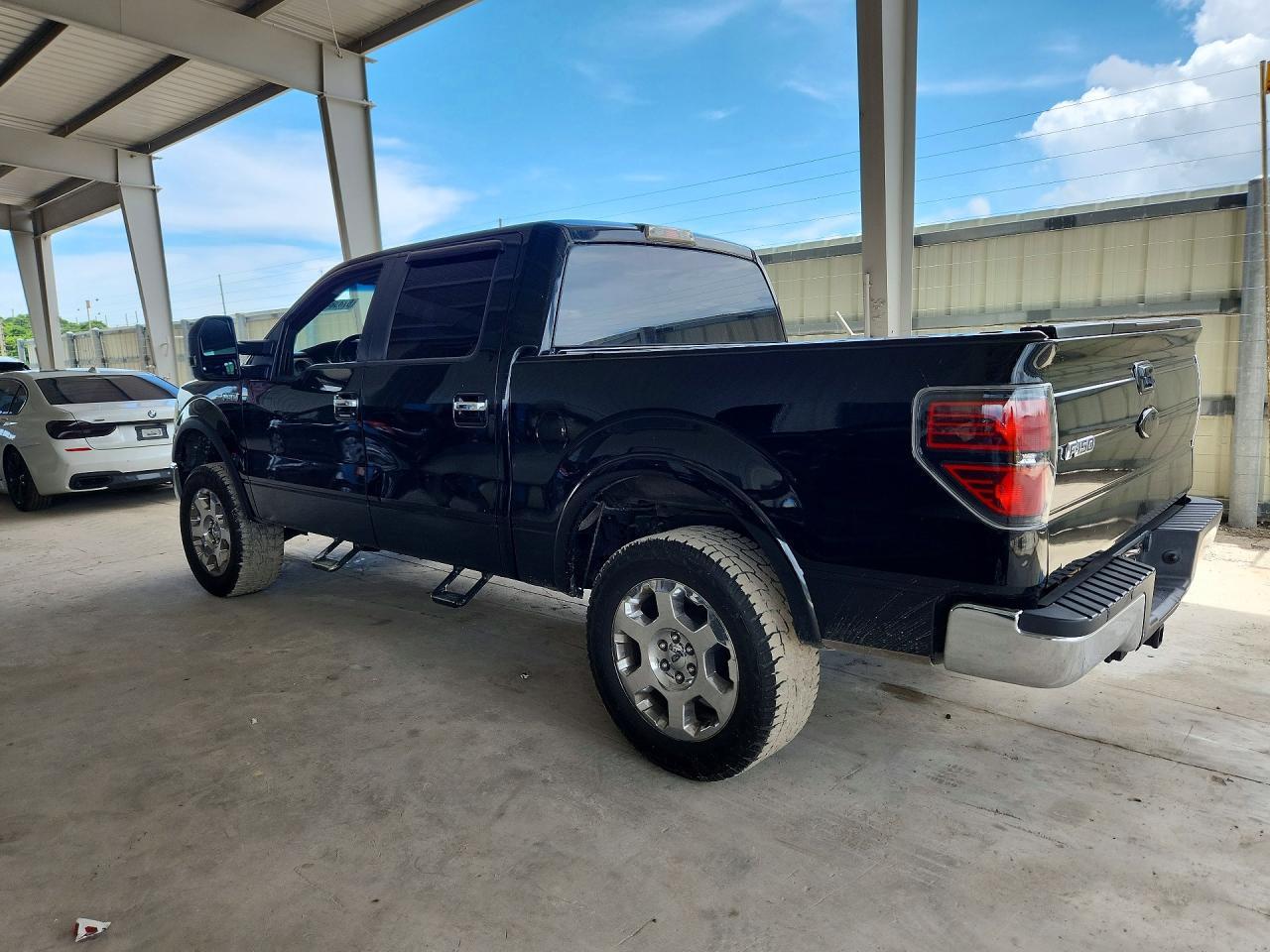 2011 Ford F150 Supercrew - Фото 2