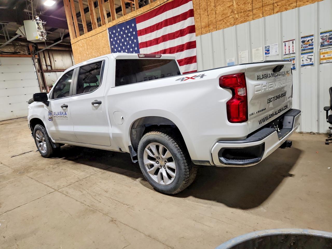 2022 Chevrolet Silverado Ltd K1500 Custom - Фото 2