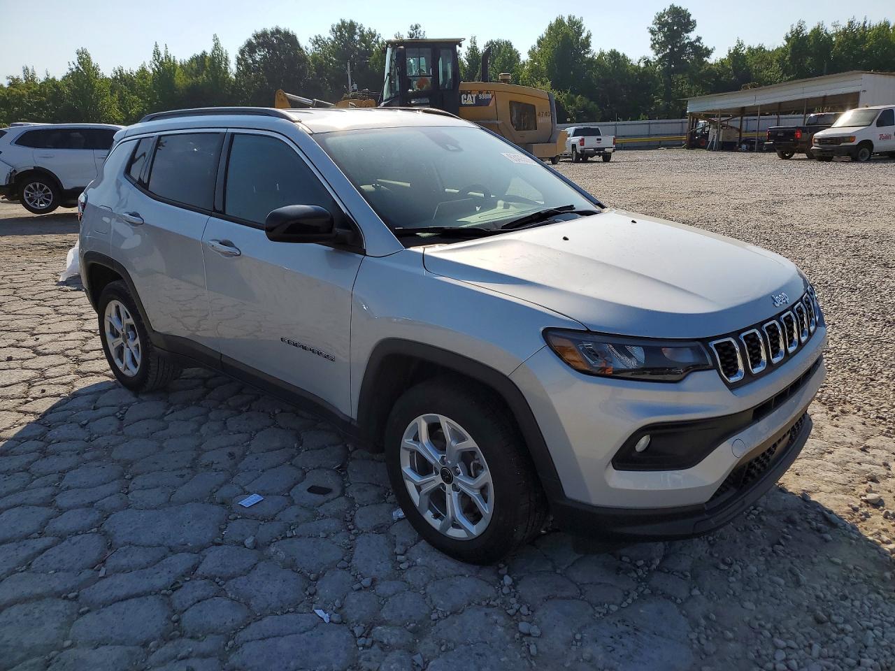 2025 Jeep Compass Latitude - Image 4