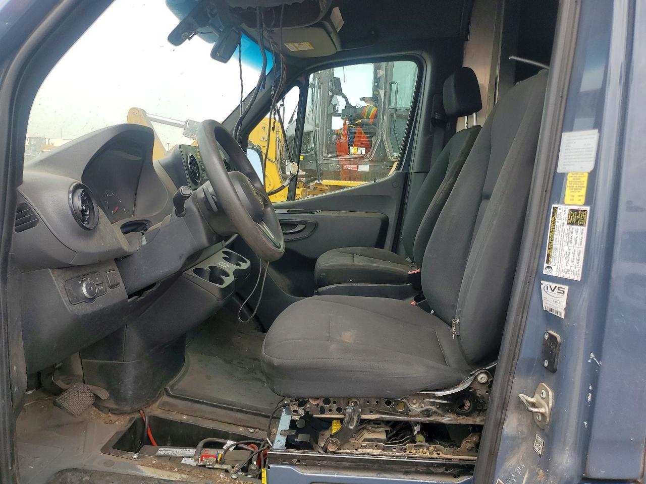 2019 Mercedes-Benz Sprinter 2500/3500 Delivery Van - Фото 7