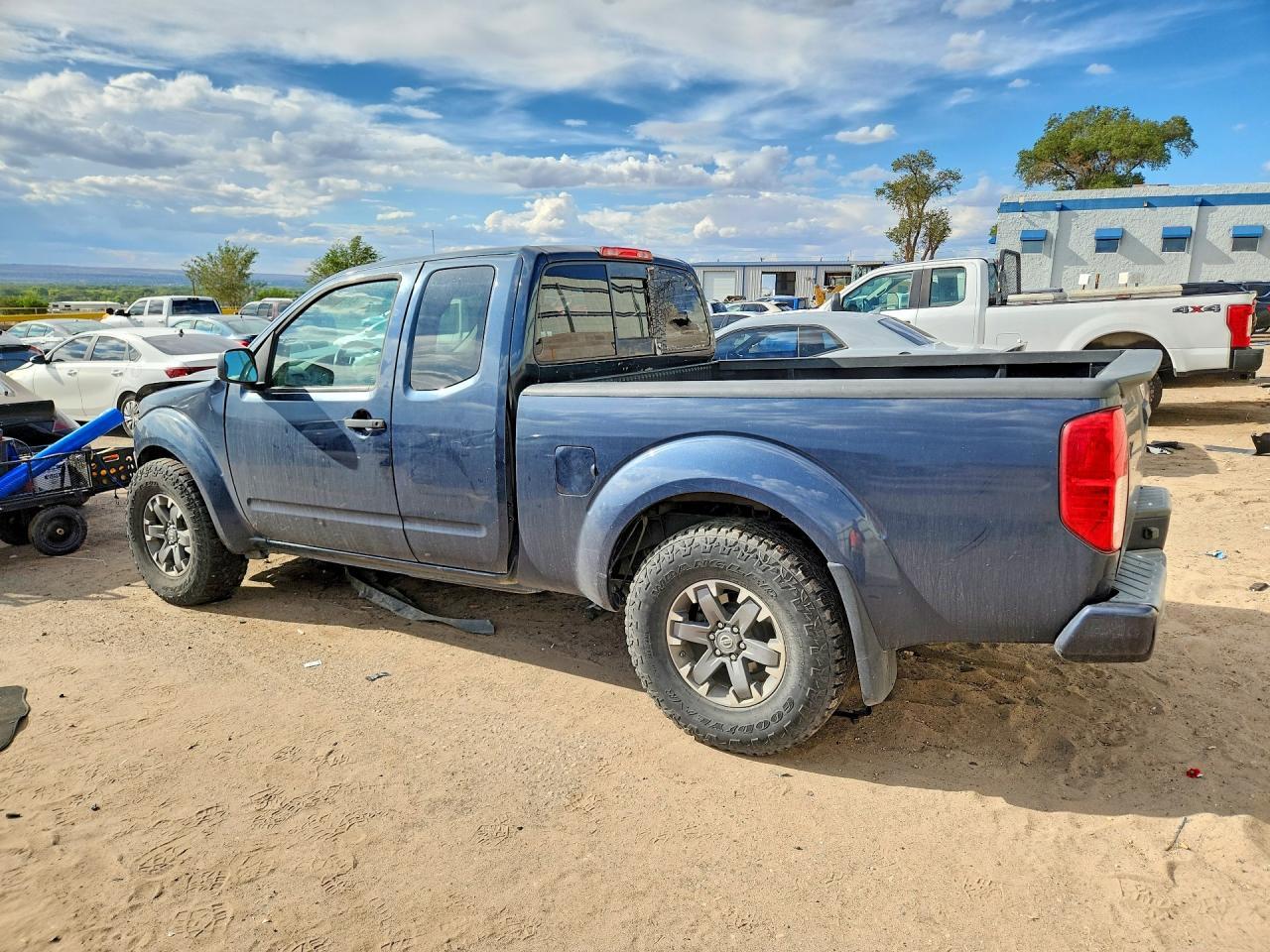 2016 Nissan Frontier Desert Runner - Image 2