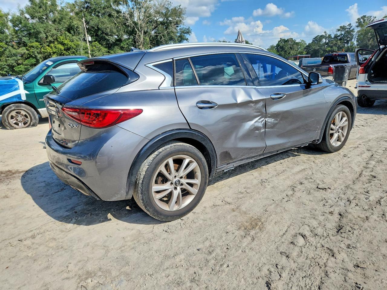 2017 Infiniti Qx30 Premium - Фото 3