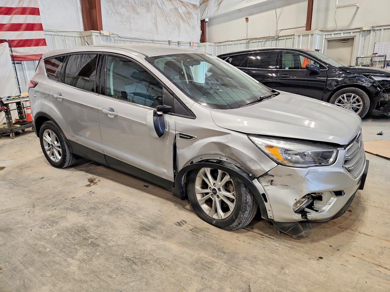 2017 Ford Escape Se - Фото 4