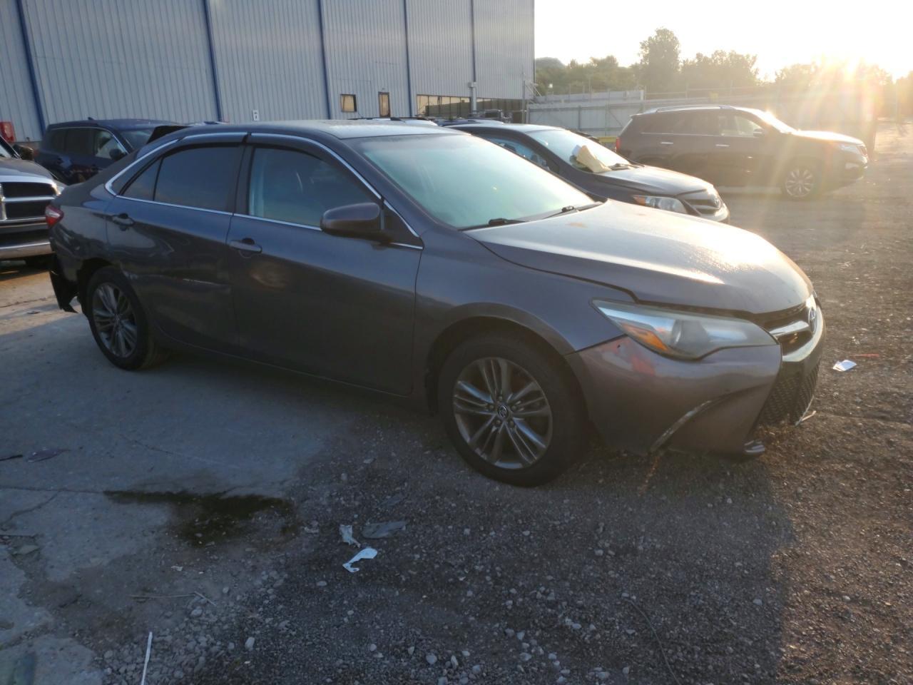 2016 Toyota Camry Se - Image 4
