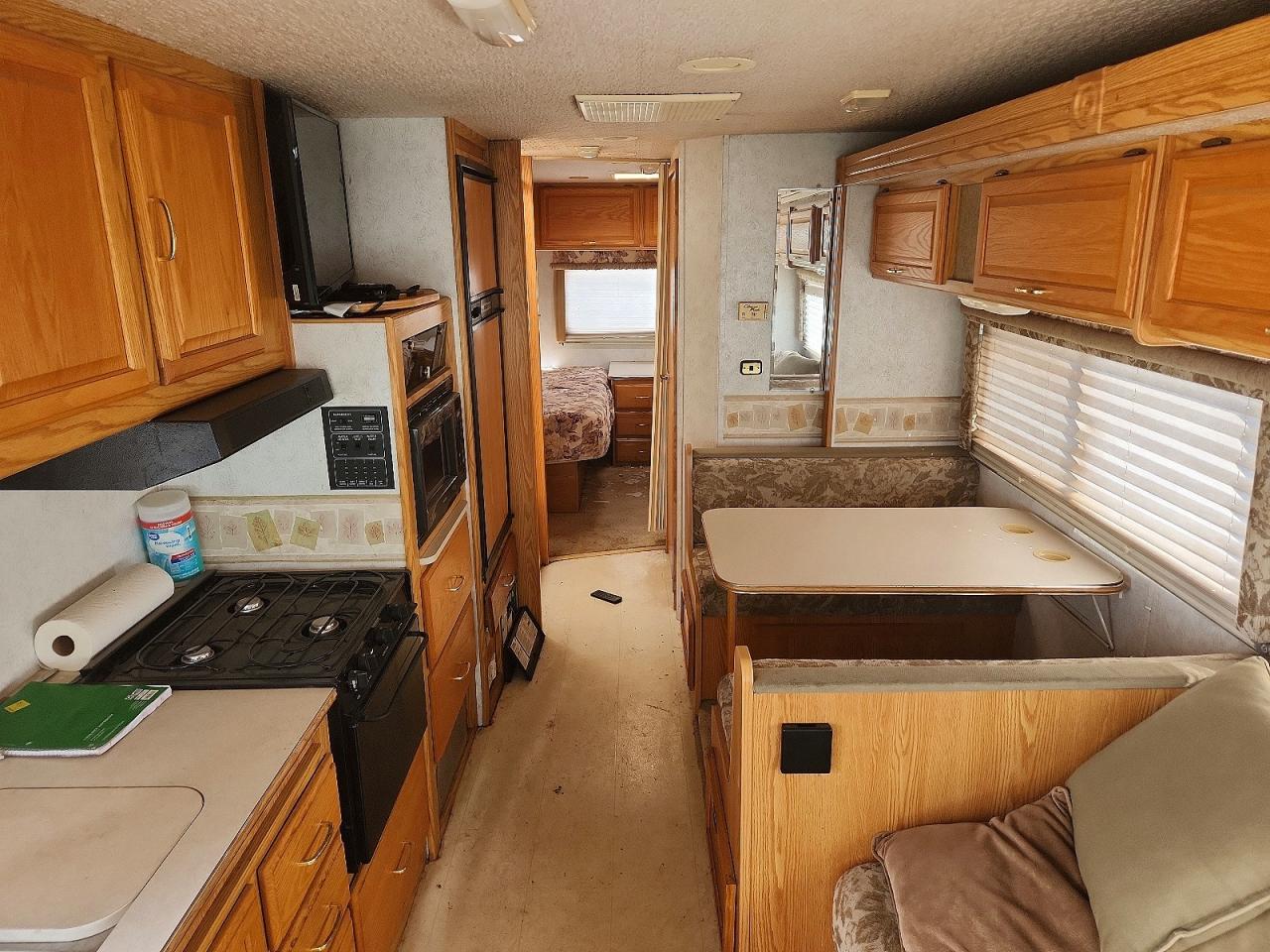 2001 Winnebago Minnie Rv - Image 6
