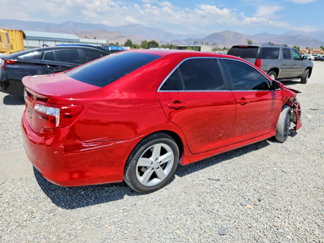 2014 Toyota Camry Se - Image 3