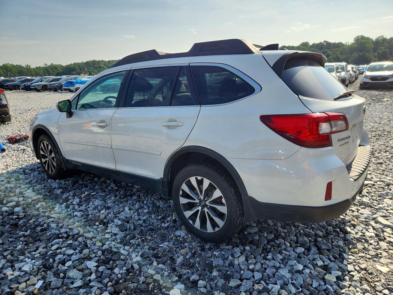 2016 Subaru Outback 3.6R Limited - Image 2