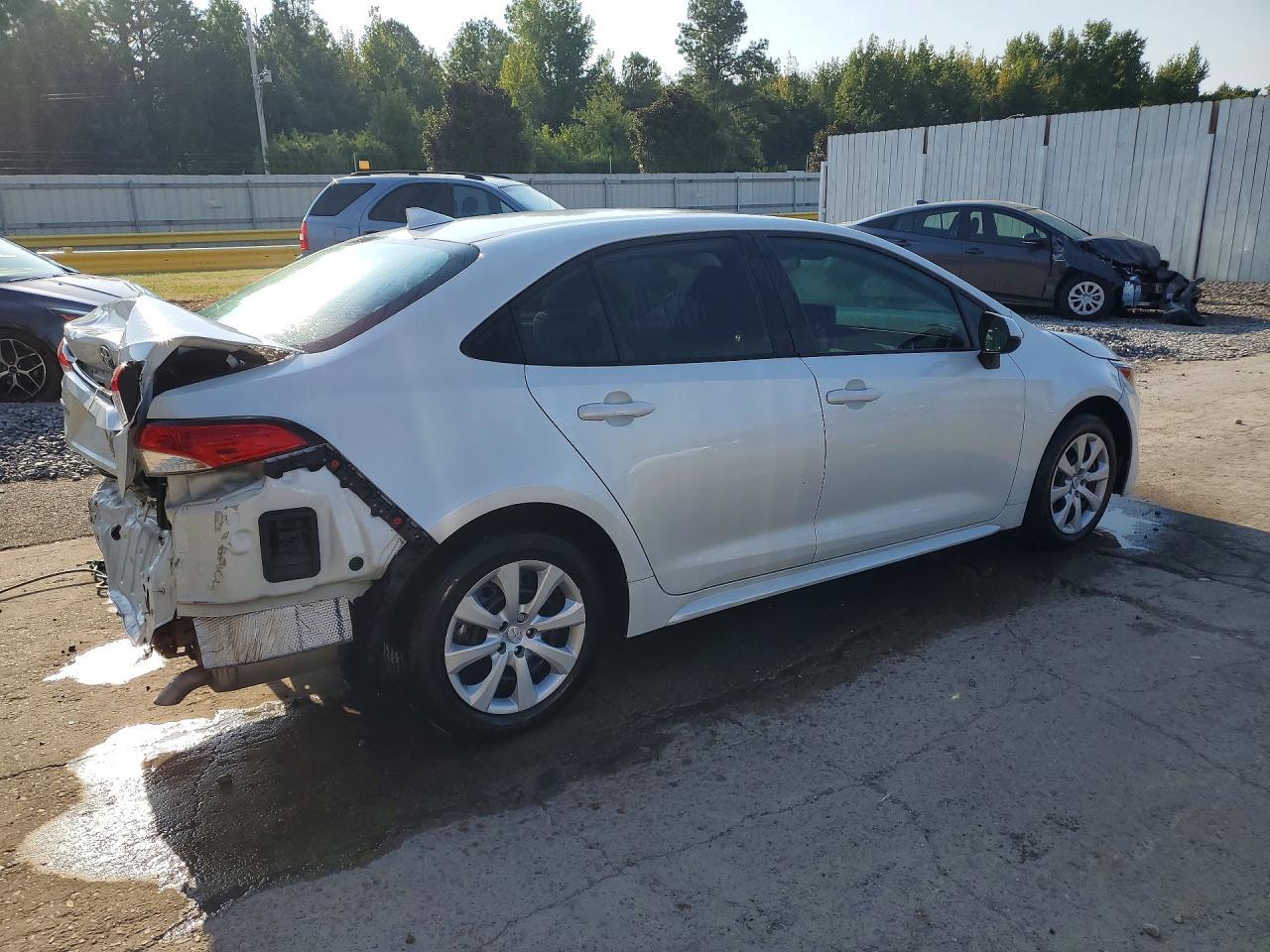 2025 Toyota Corolla Le - Image 3