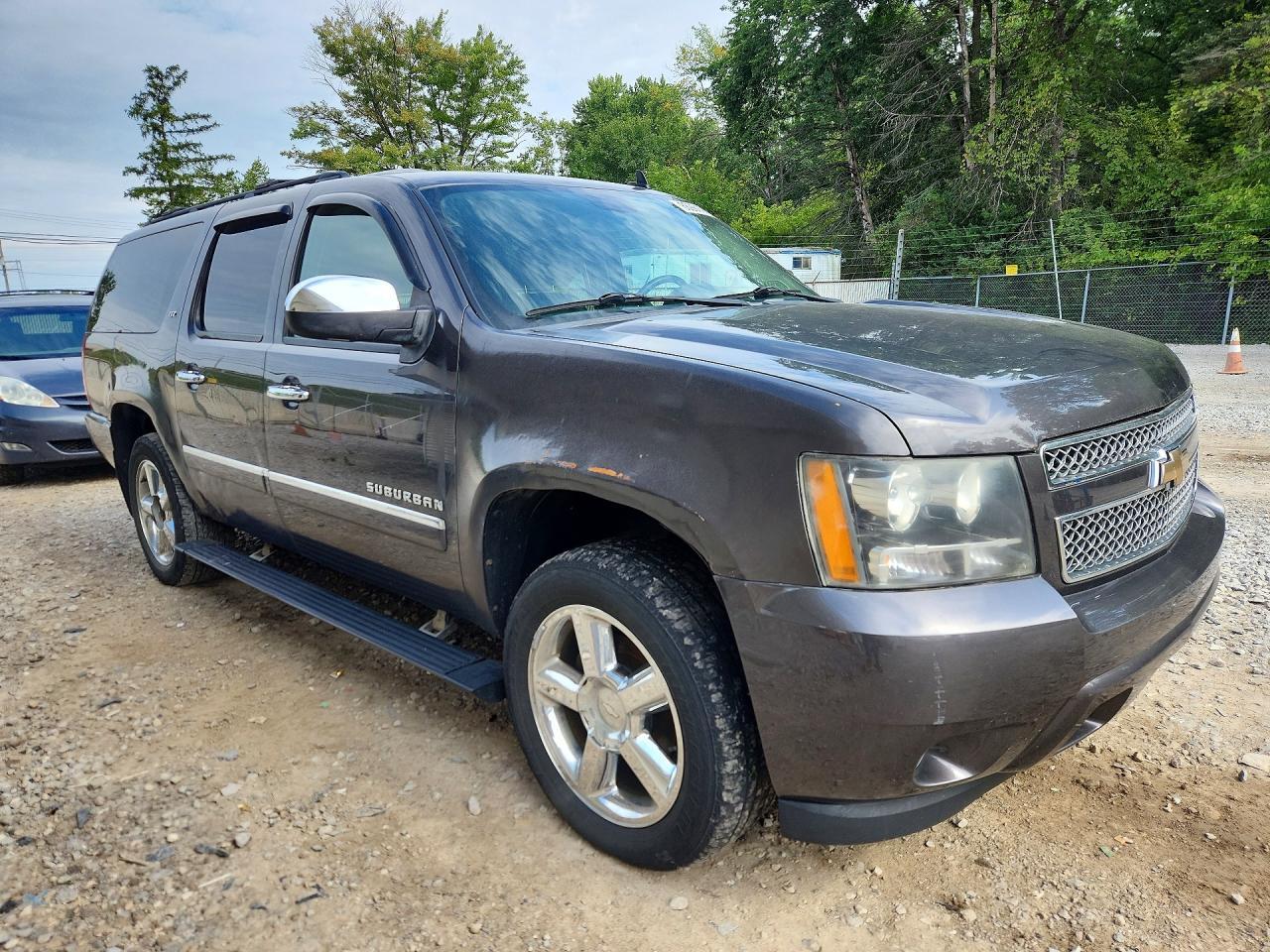 2011 Chevrolet Suburban K1500 Ltz - Image 4