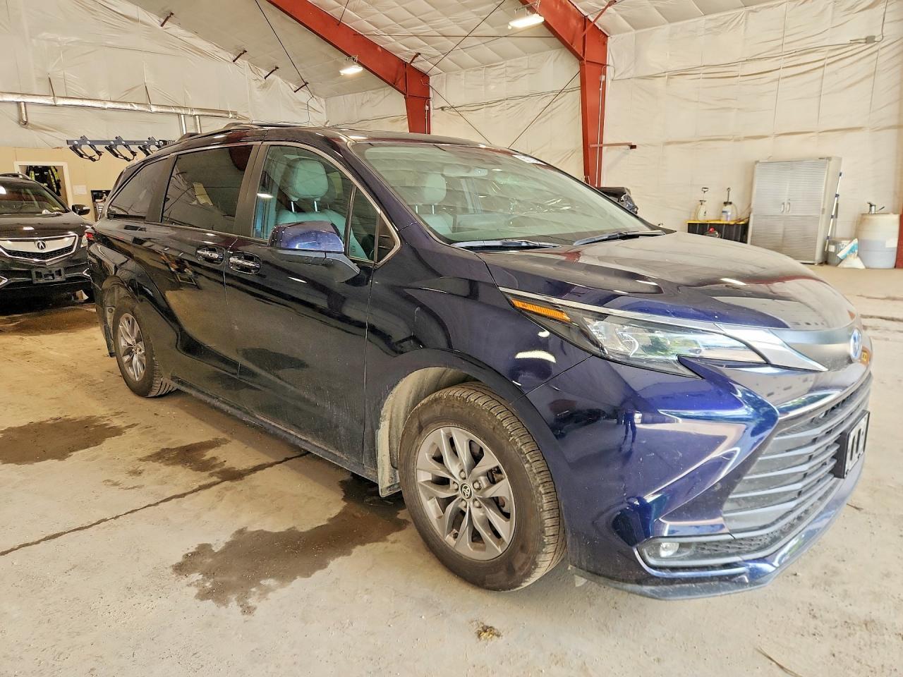 2025 Toyota Sienna Xle 7-Passenger - Фото 4