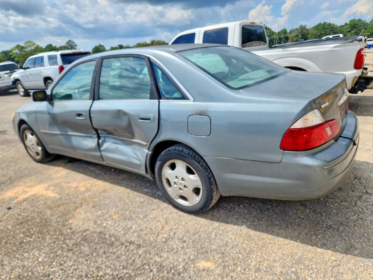 2004 Toyota Avalon Xls - Image 2