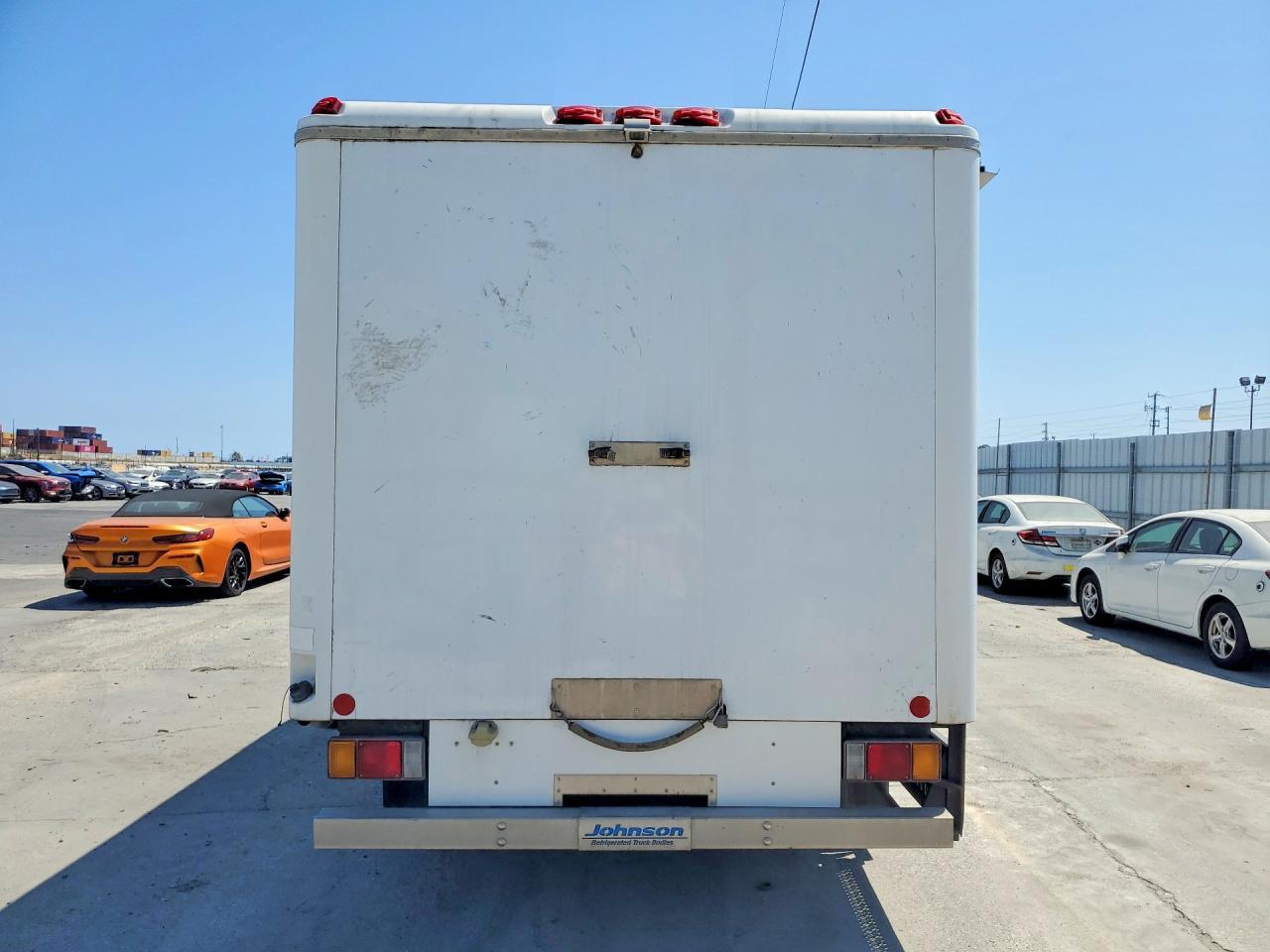 2016 Isuzu Npr Hd Box Truck - Фото 6