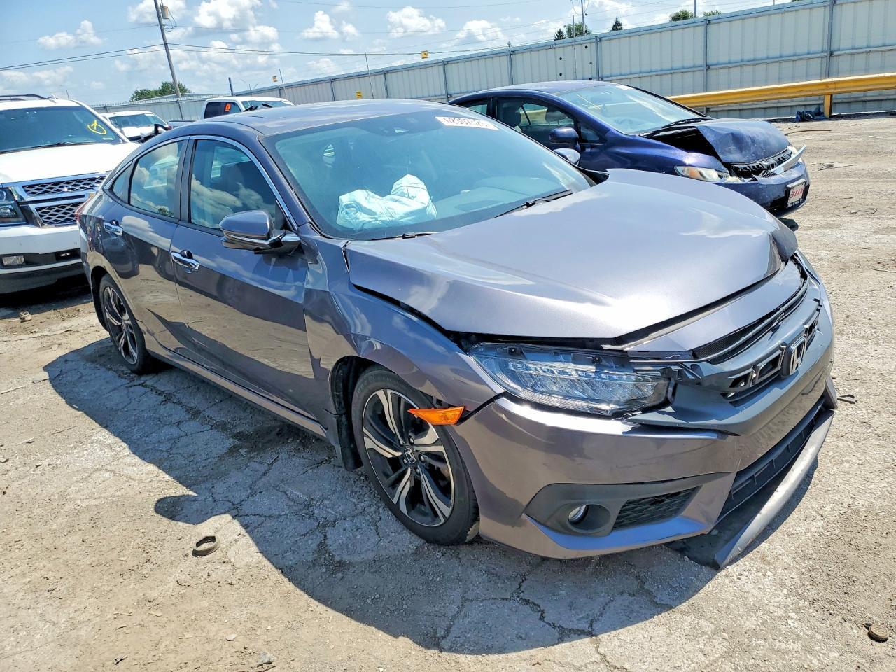 2016 Honda Civic Touring - Image 4