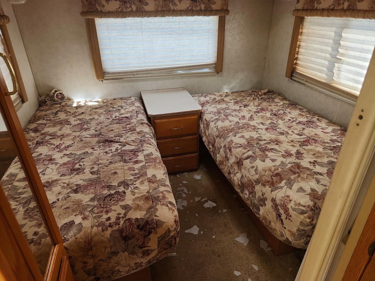 2001 Winnebago Minnie Rv - Image 5