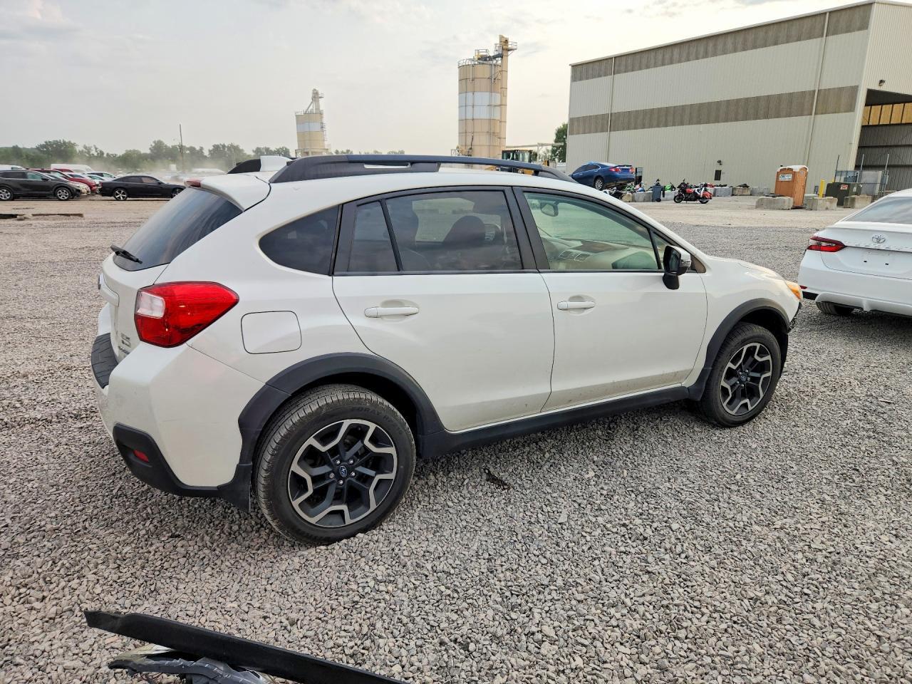 2016 Subaru Crosstrek Limited - Image 3