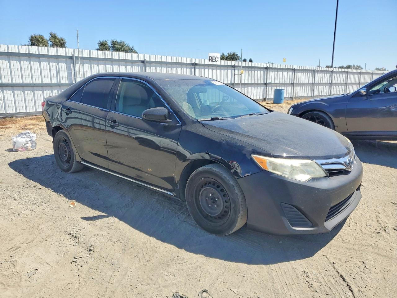 2014 Toyota Camry Le - Фото 4