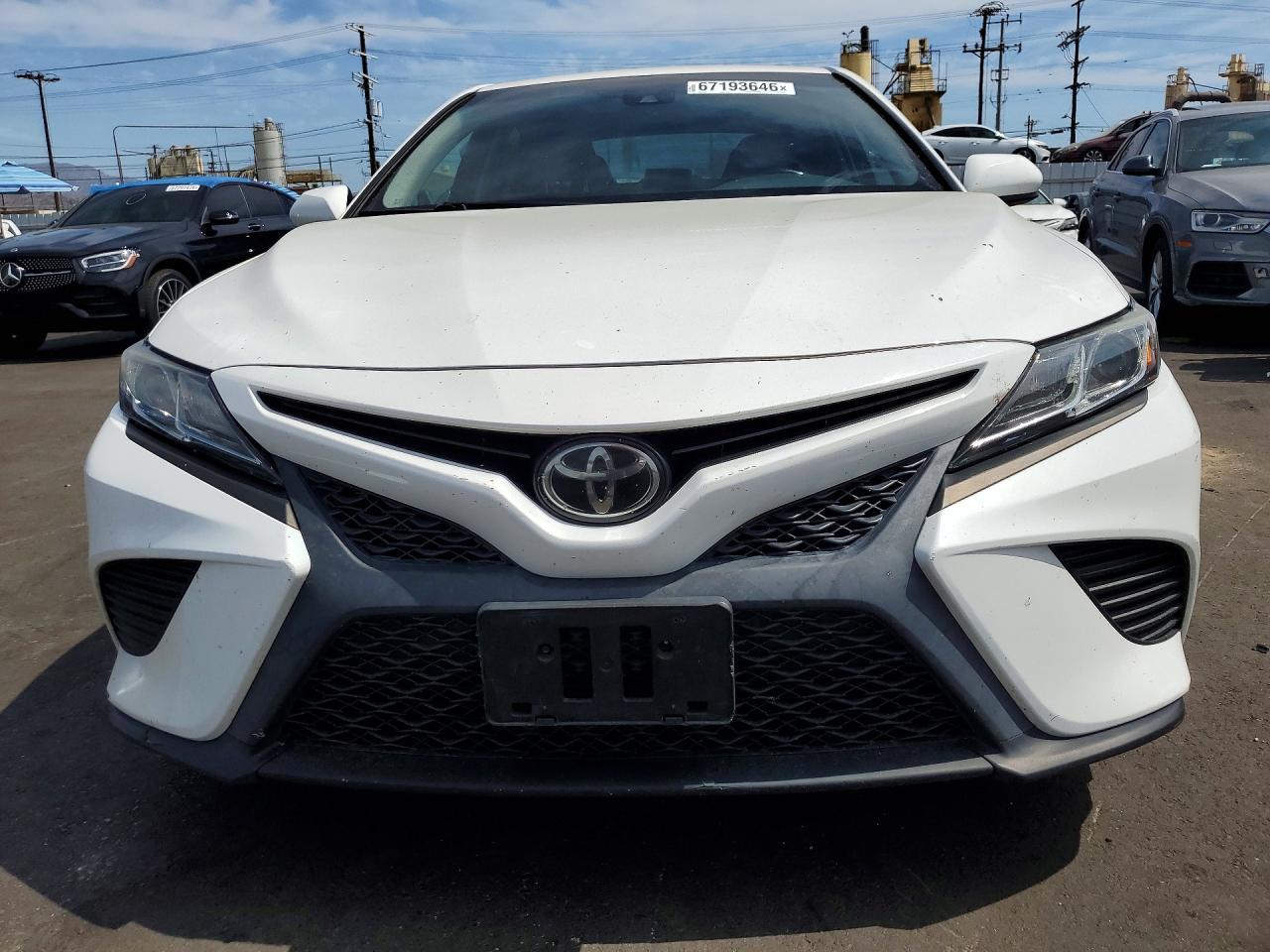 2018 Toyota Camry Se - Фото 5