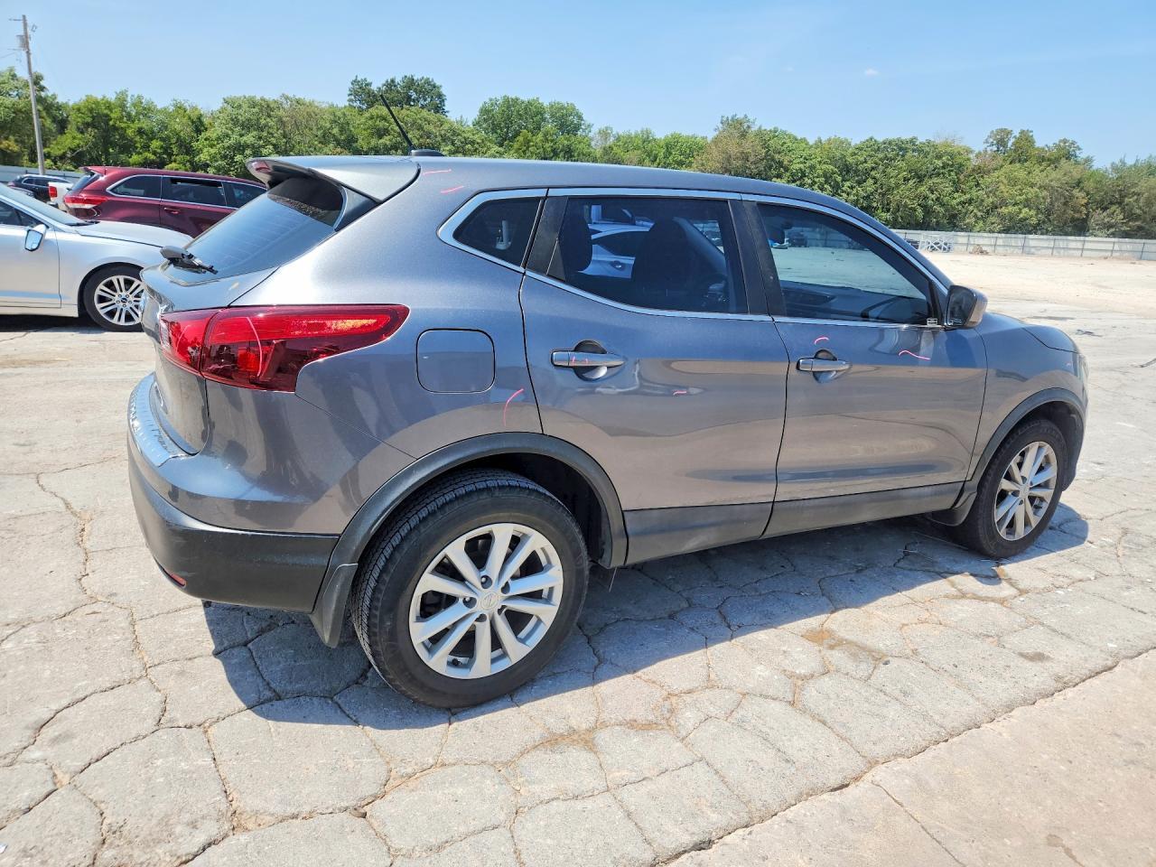 2018 Nissan Rogue Sport S - Фото 3