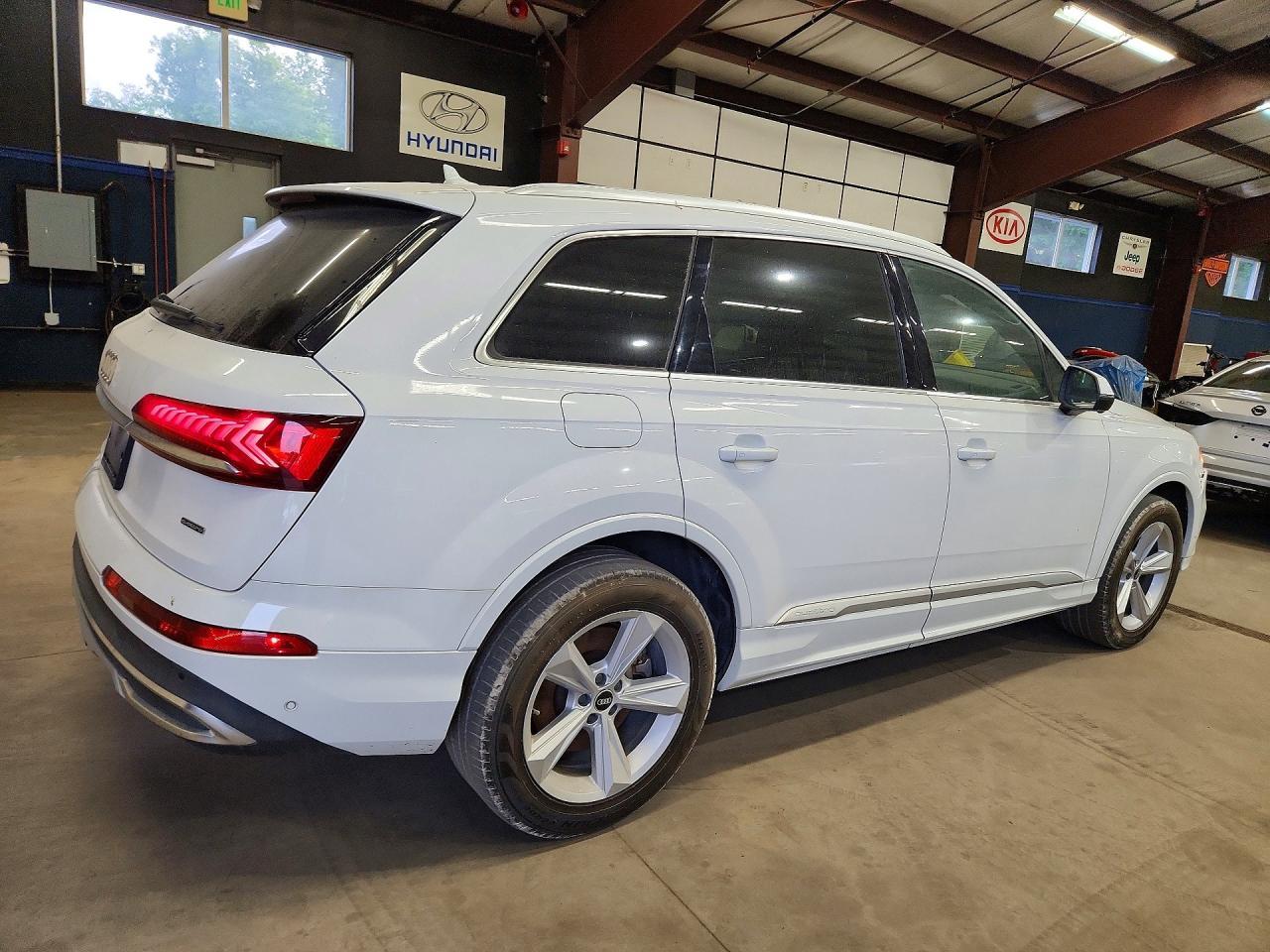 2021 Audi Q7 Premium - Фото 3