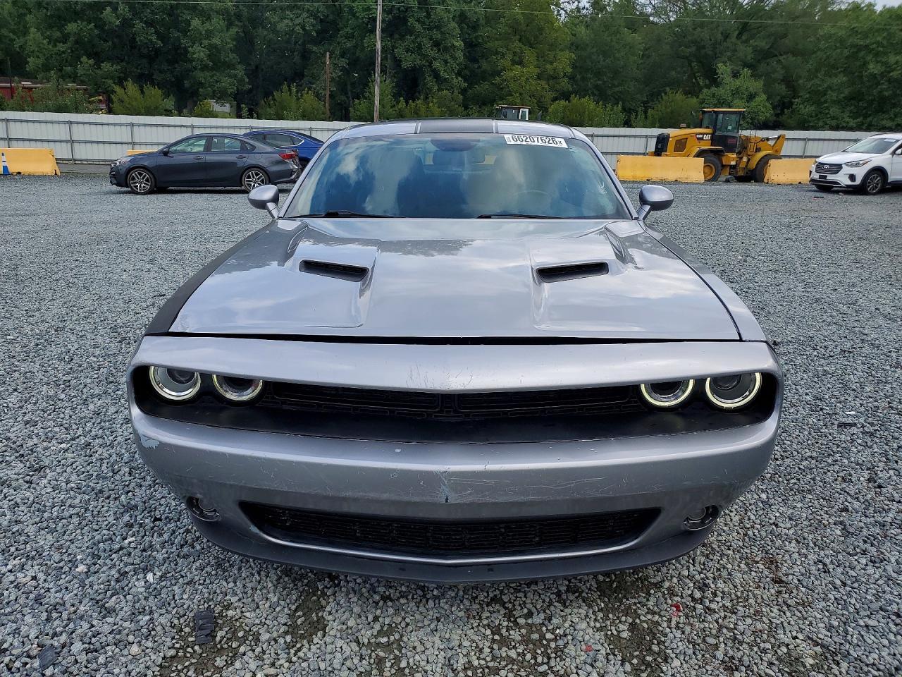 2017 Dodge Challenger Sxt - Image 5