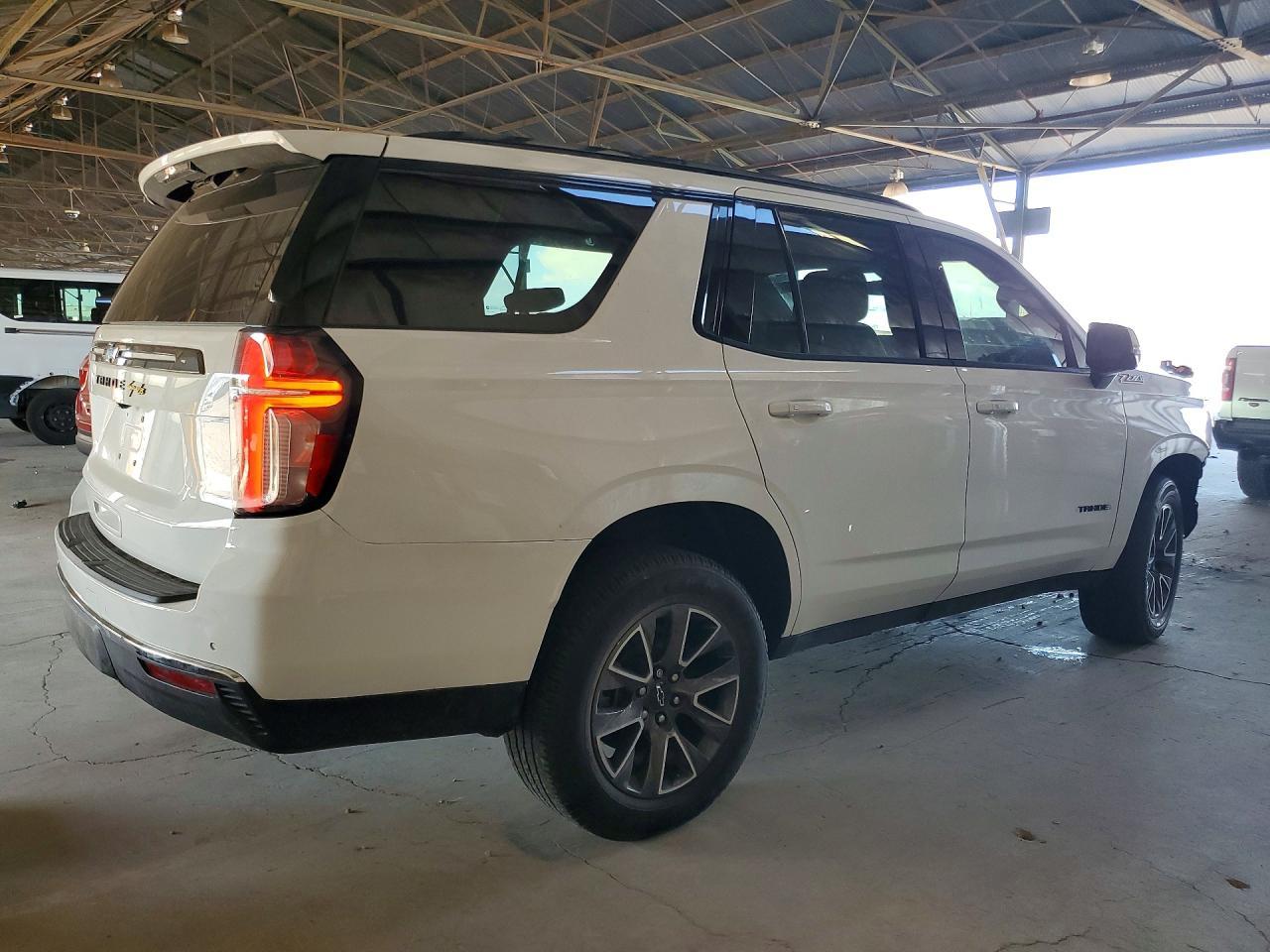 2021 Chevrolet Tahoe K1500 Z71 - Фото 3