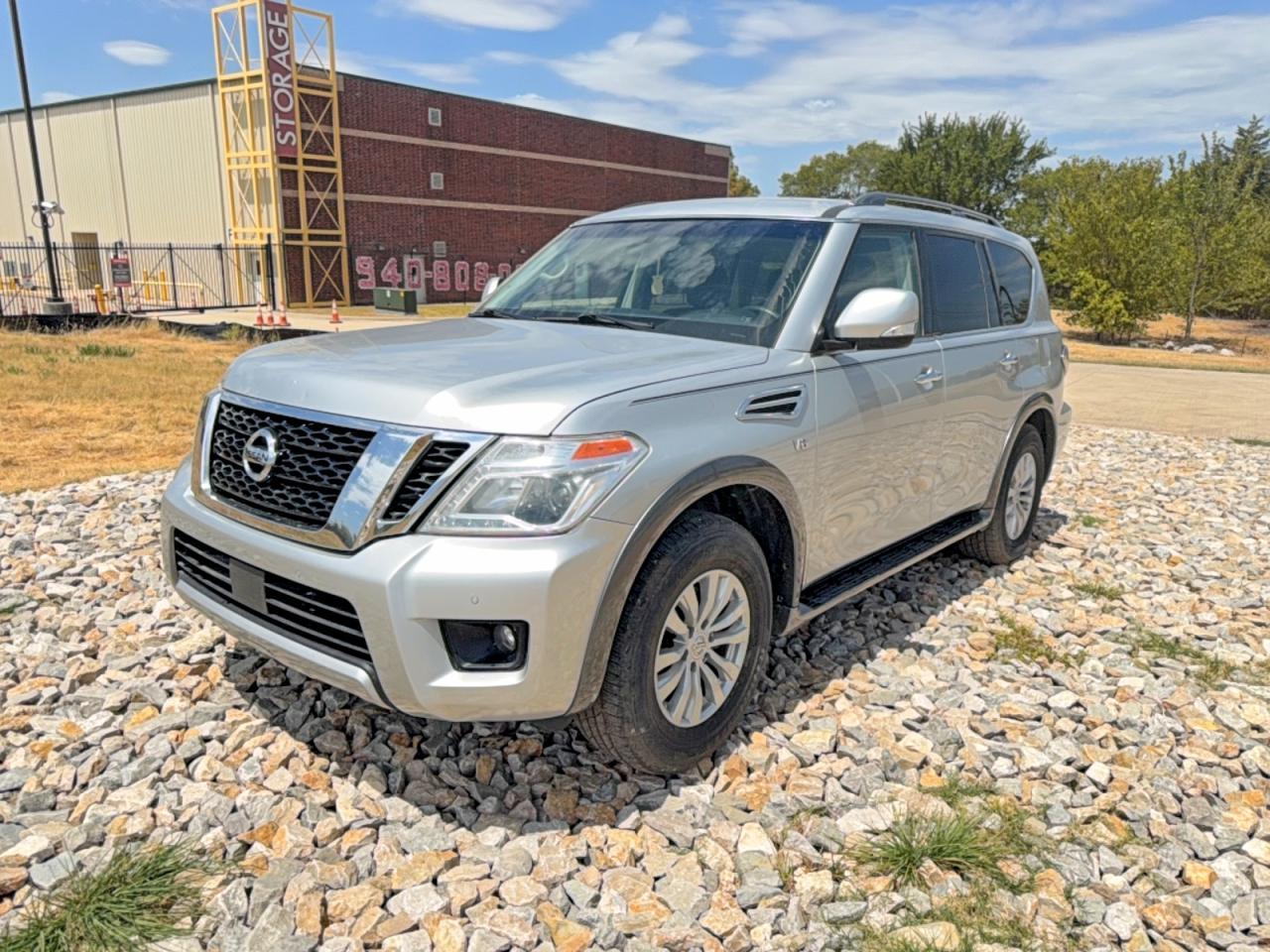 2017 Nissan Armada Sv - Image 2