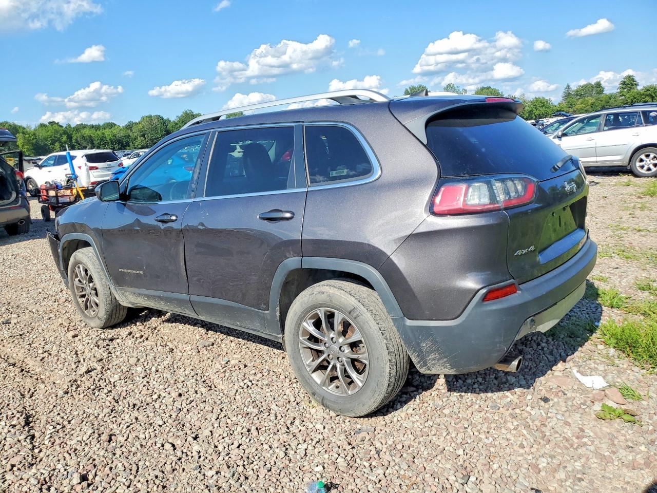 2019 Jeep Cherokee Latitude Plus - Image 2