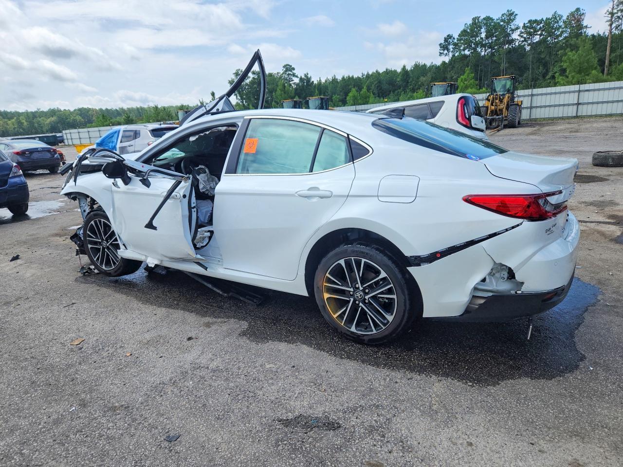 2025 Toyota Camry Xle - Image 2