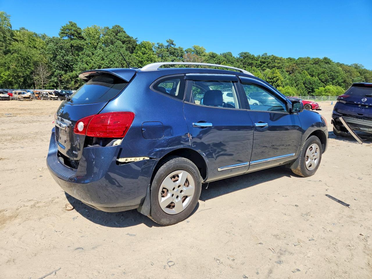 2014 Nissan Rogue Select S - Image 3