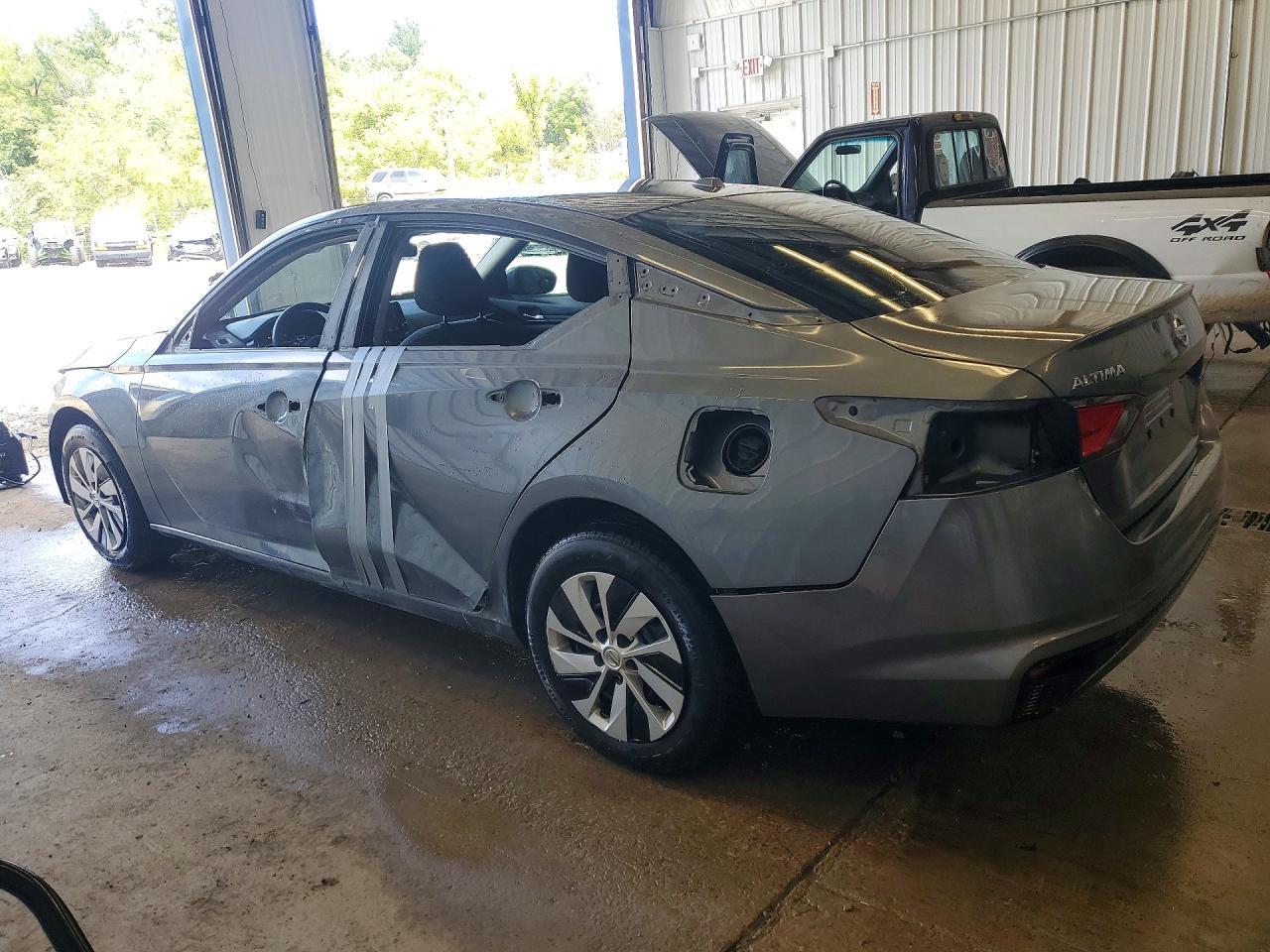 2019 Nissan Altima S - Image 2