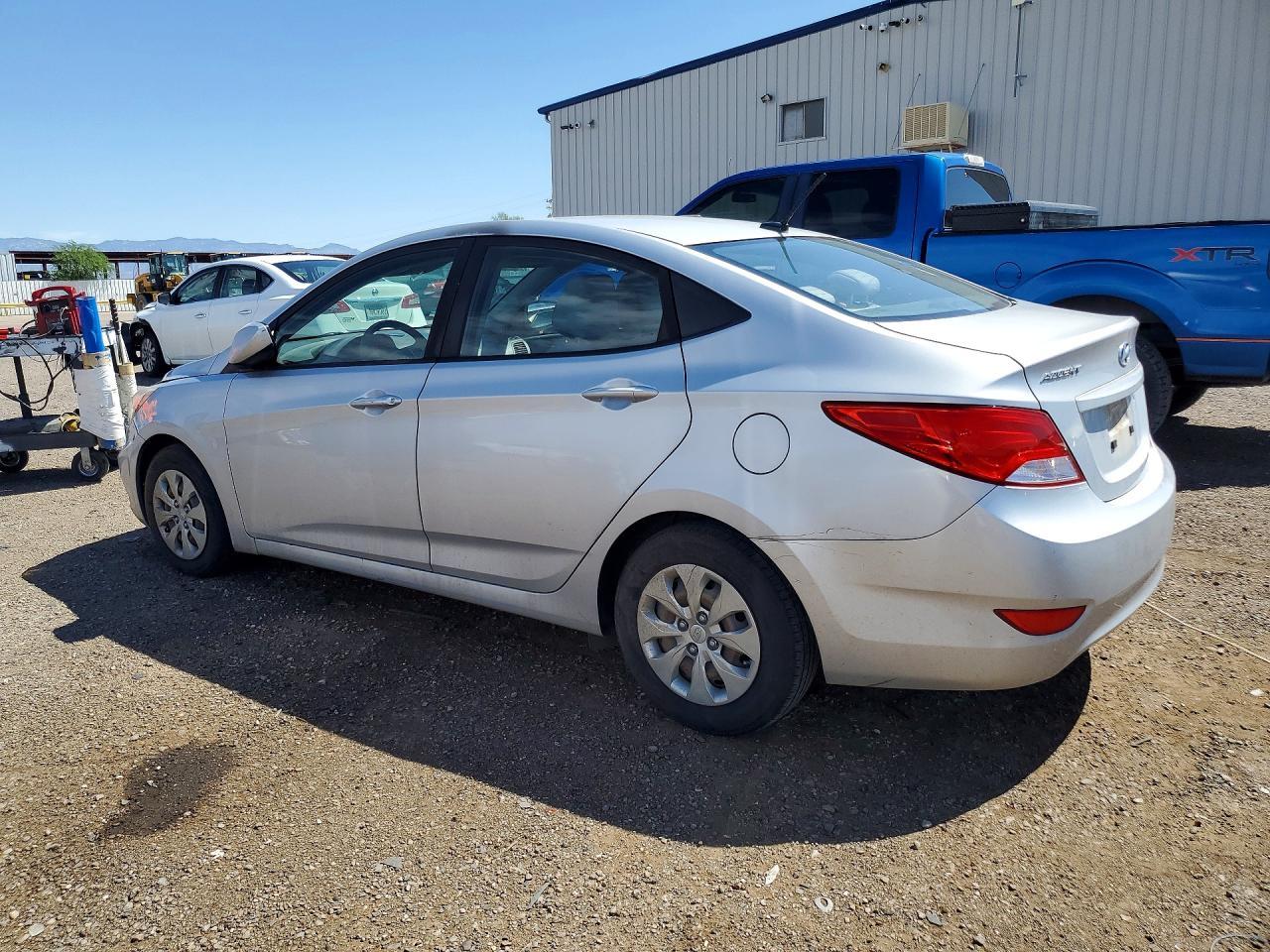 2017 Hyundai Accent Se - Фото 2