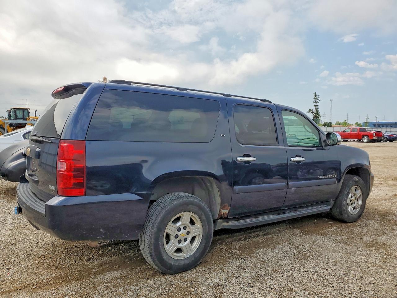2007 Chevrolet Suburban K1500 - Image 3