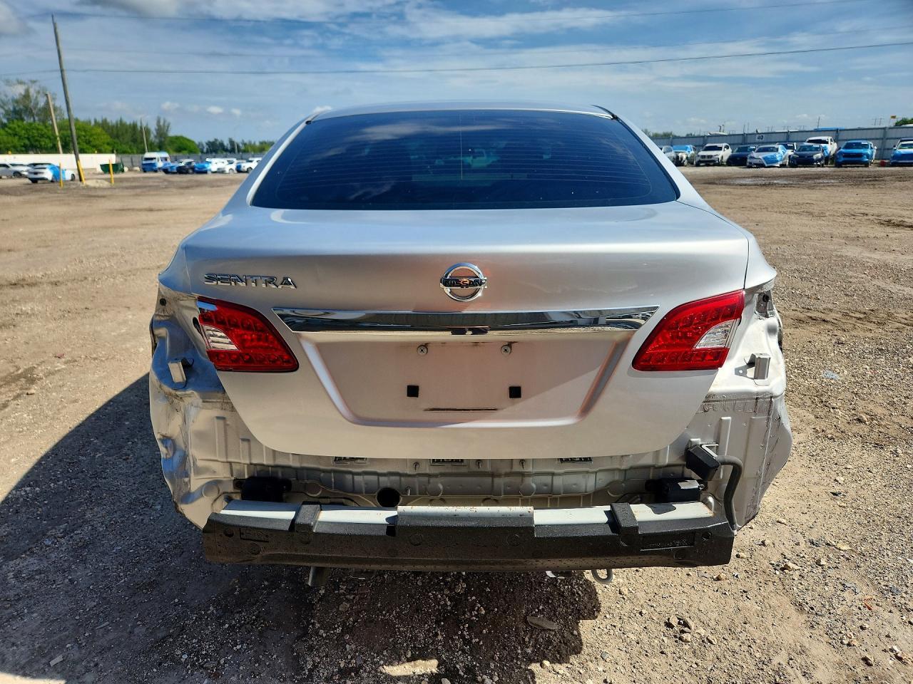 2015 Nissan Sentra S - Фото 6