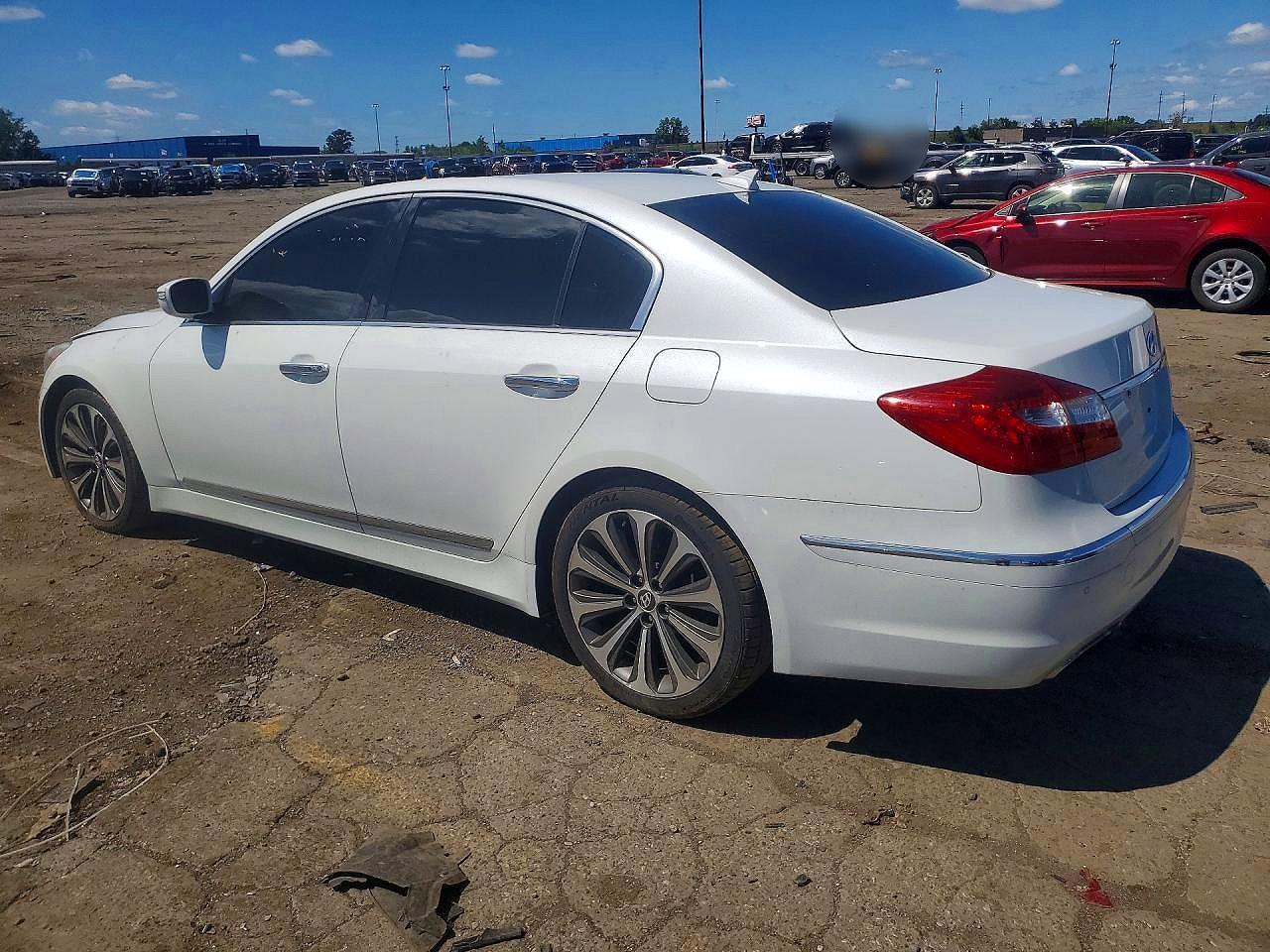 2013 Hyundai Genesis 5.0L - Фото 2