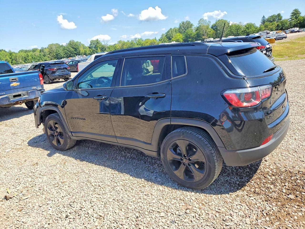 2020 Jeep Compass Latitude - Image 2