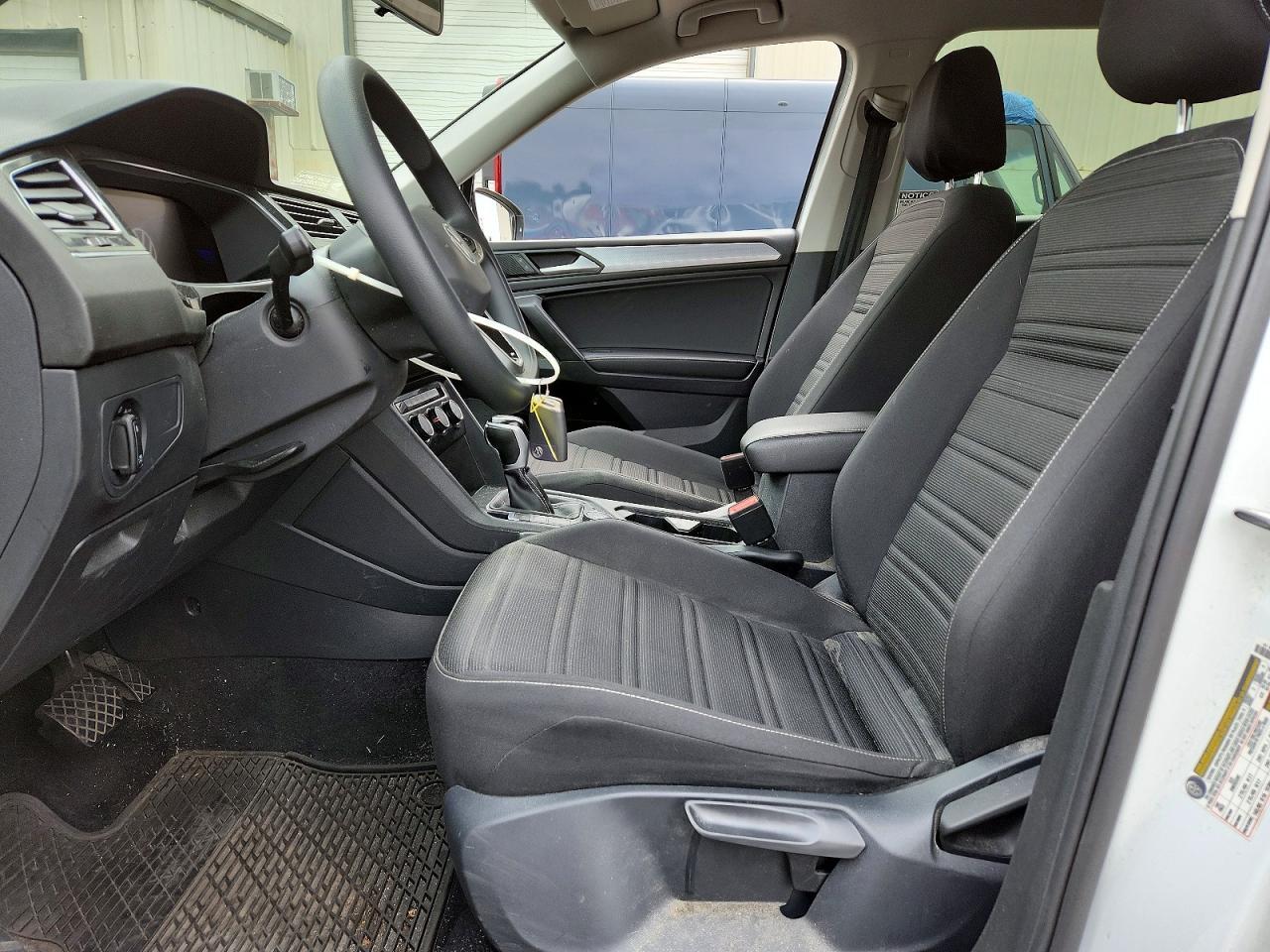 2022 Volkswagen Tiguan S - Фото 7