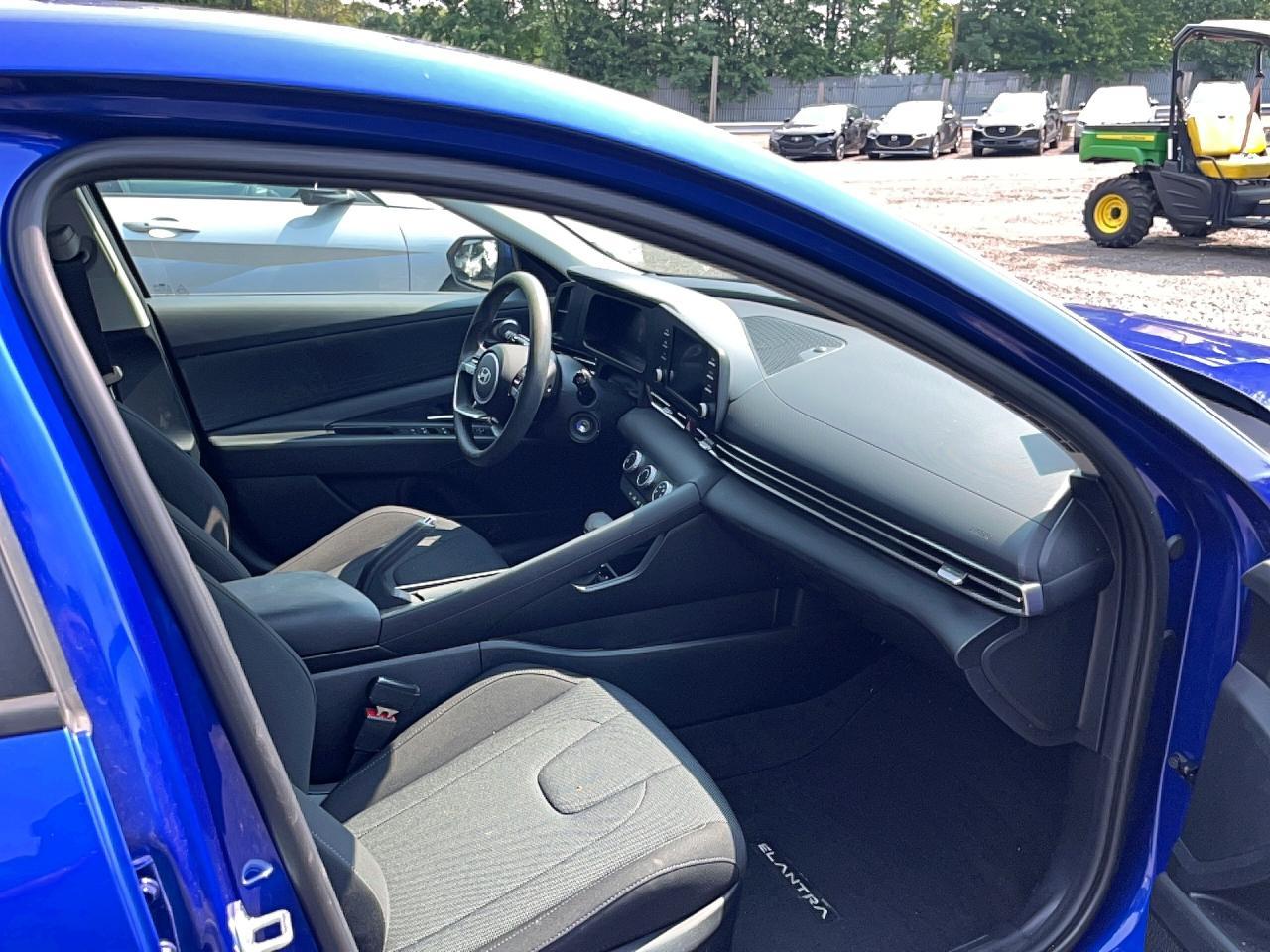 2024 Hyundai Elantra Se - Image 5