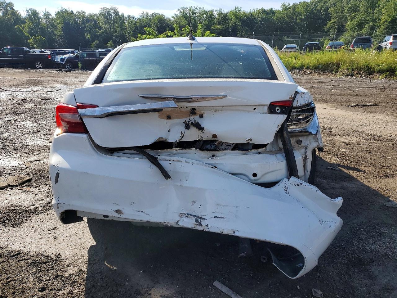 2014 Chrysler 200 Lx - Фото 6