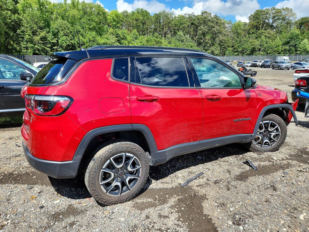 2025 Jeep Compass Trailhawk - Фото 3